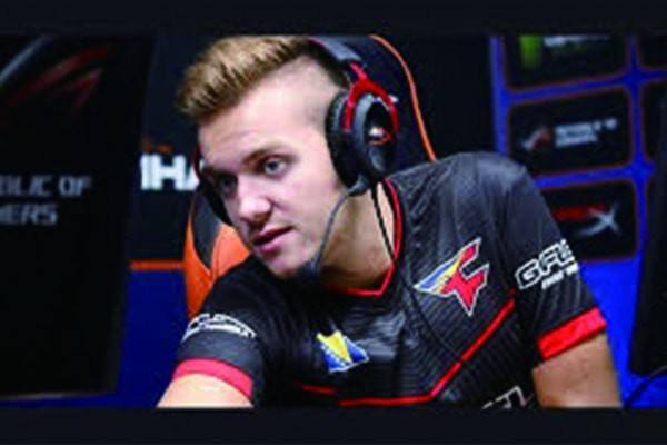 LPL 精彩瞬间： Flandre Sett悠闲地偷走了 Dragon 一拳！