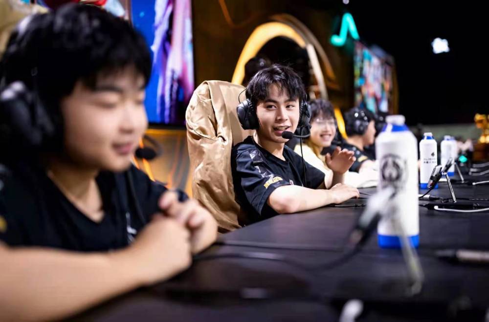 IG公布LPL夏季赛大名单，那个男人将暂时缺席